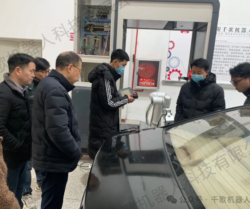 正星科技总经理俞总带领团队莅临千歌机器人，双方共同商讨能源加注合作契机